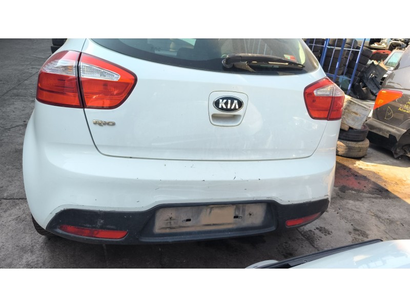 Recambio de paragolpes trasero para kia rio iii (ub) 1.25 cvvt referencia OEM IAM 866111W200  