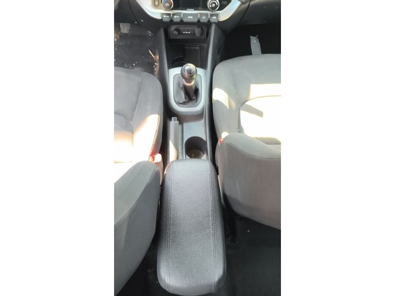 Recambio de consola central para kia rio iii (ub) 1.25 cvvt referencia OEM IAM 846111W500HU  