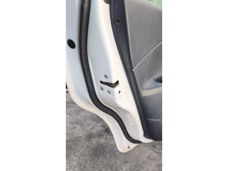 Recambio de cerradura puerta trasera izquierda para kia rio iii (ub) 1.25 cvvt referencia OEM IAM 814111W010  