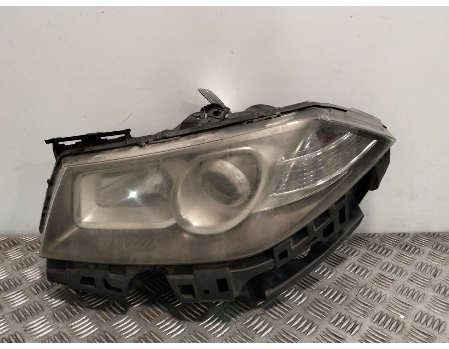 Recambio de faro izquierdo para renault megane ii coupé-cabriolet (em0/1_) 1.9 dci referencia OEM IAM 8200412746C  