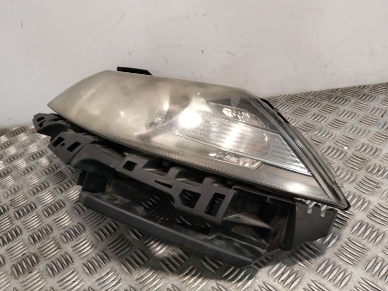 Recambio de faro izquierdo para renault megane ii coupé-cabriolet (em0/1_) 1.9 dci referencia OEM IAM 8200412746C  