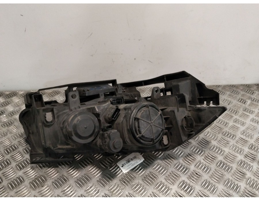 Recambio de faro izquierdo para renault megane ii coupé-cabriolet (em0/1_) 1.9 dci referencia OEM IAM 8200412746C  