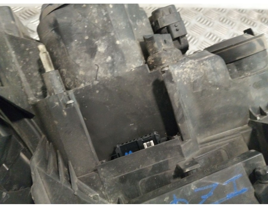 Recambio de faro izquierdo para renault megane ii coupé-cabriolet (em0/1_) 1.9 dci referencia OEM IAM 8200412746C  