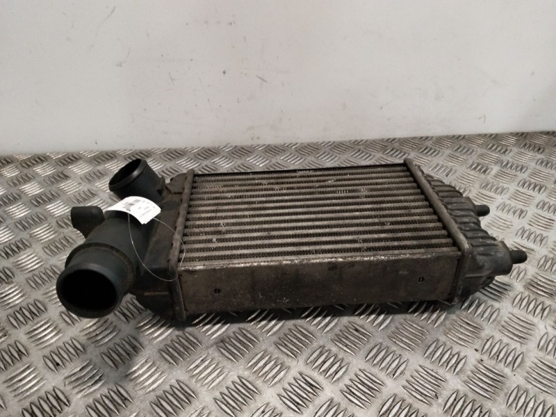 Recambio de intercooler para fiat fiorino monospace (225_) 1.3 jtd multijet (225bxb1a, 225bxb11) referencia OEM IAM 1640069  