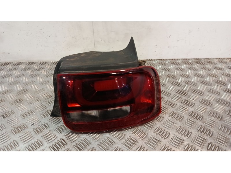 Recambio de piloto trasero derecho para citroën c4 cactus referencia OEM IAM 9800916080  