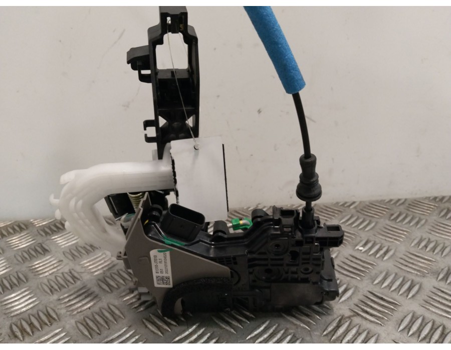 Recambio de cerradura puerta delantera izquierda para kia xceed (cd) 1.5 t-gdi mhev referencia OEM IAM 81310J7010  