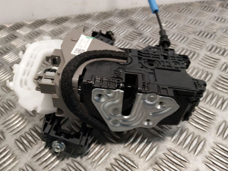 Recambio de cerradura puerta delantera izquierda para kia xceed (cd) 1.5 t-gdi mhev referencia OEM IAM 81310J7010  