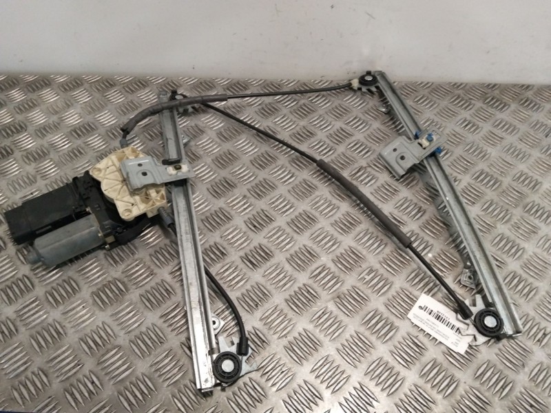 Recambio de elevalunas delantero izquierdo para volkswagen golf iv variant (1j5) 1.9 tdi referencia OEM IAM 0130821765  