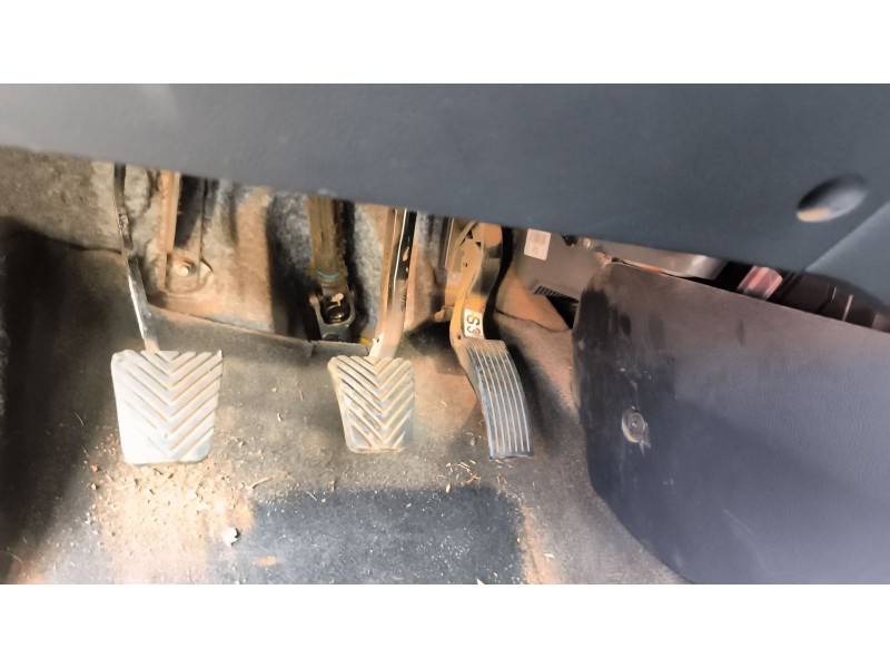 Recambio de pedal embrague para kia rio iii (ub) 1.25 cvvt referencia OEM IAM 328021W320  