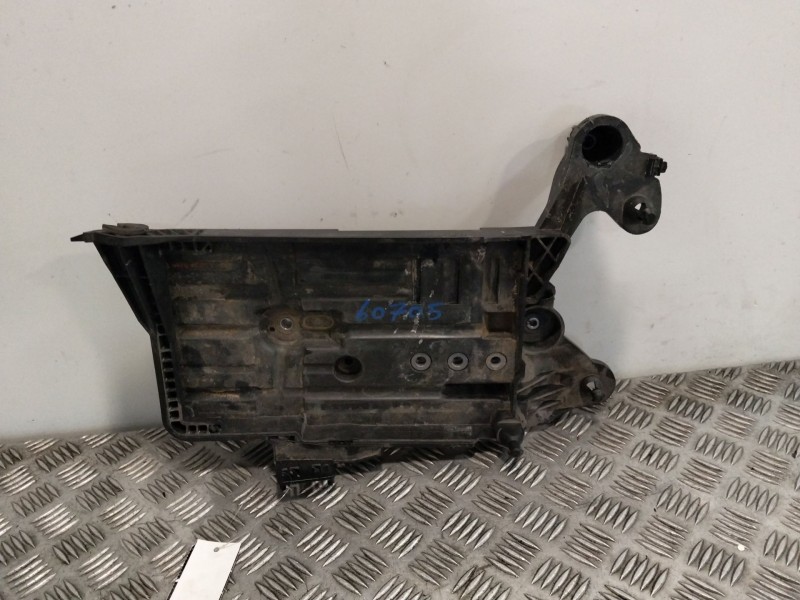 Recambio de soporte bateria para audi q2 (gab, gag) 30 tdi referencia OEM IAM 5Q0915321K  