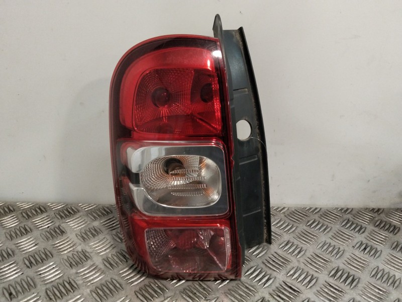 Recambio de piloto trasero izquierdo para dacia duster (hs_) 1.2 tce 125 referencia OEM IAM 265550035R  