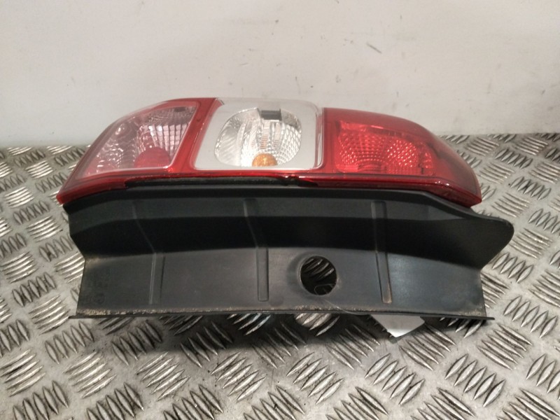 Recambio de piloto trasero izquierdo para dacia duster (hs_) 1.2 tce 125 referencia OEM IAM 265550035R  