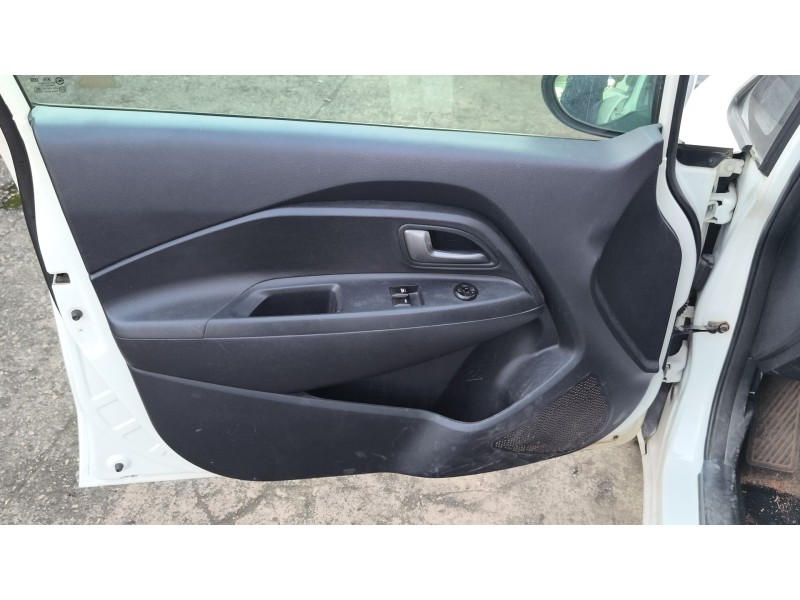 Recambio de guarnecido puerta delantera izquierda para kia rio iii (ub) 1.25 cvvt referencia OEM IAM 823301W010  
