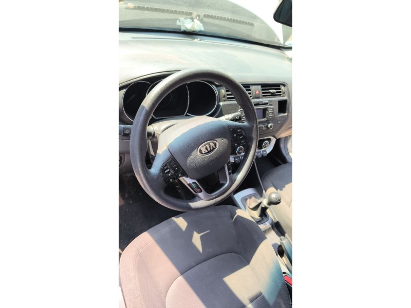 Recambio de volante para kia rio iii (ub) 1.25 cvvt referencia OEM IAM 561001W572HU  