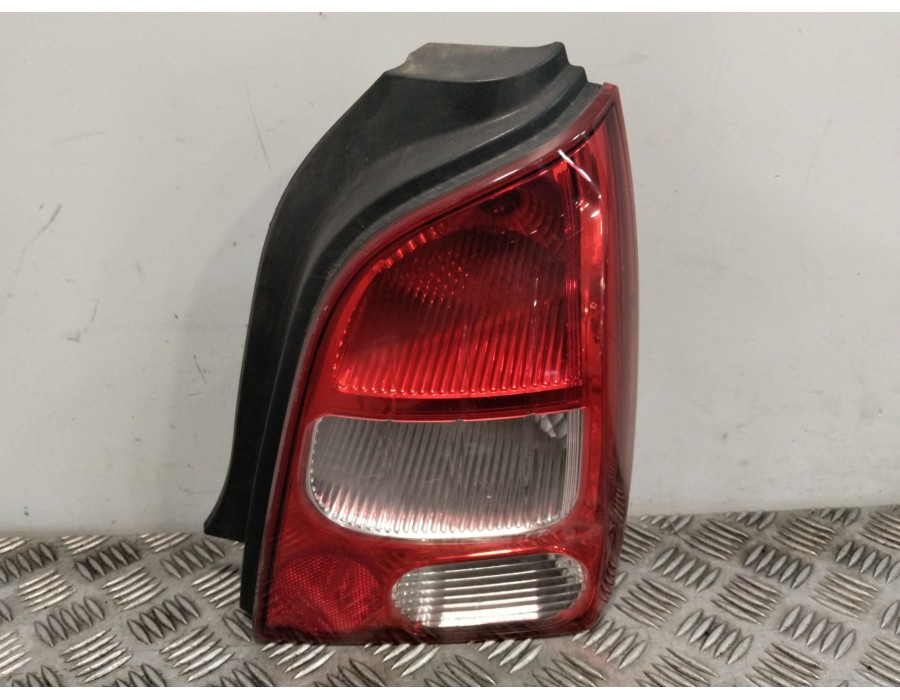 Recambio de piloto trasero izquierdo para renault twingo ii (cn0_) 1.2 16v (cn0k, cn0v) referencia OEM IAM 8200387889  