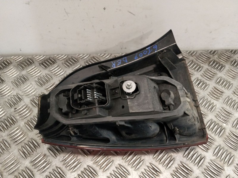 Recambio de piloto trasero izquierdo para renault twingo ii (cn0_) 1.2 16v (cn0k, cn0v) referencia OEM IAM 8200387889  