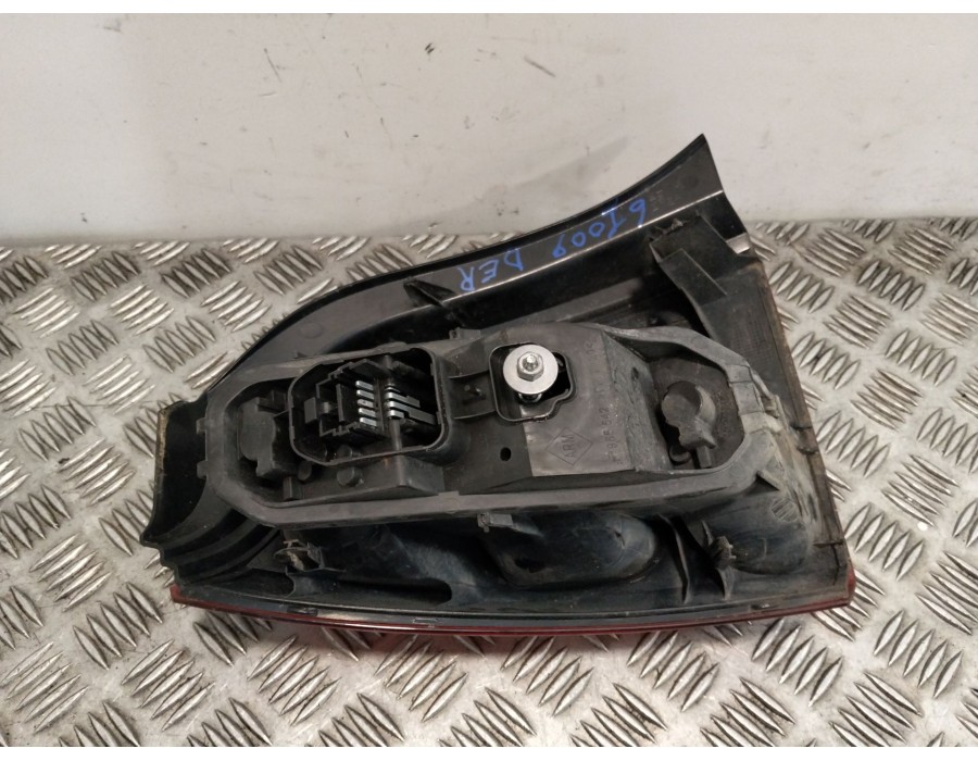Recambio de piloto trasero izquierdo para renault twingo ii (cn0_) 1.2 16v (cn0k, cn0v) referencia OEM IAM 8200387889  