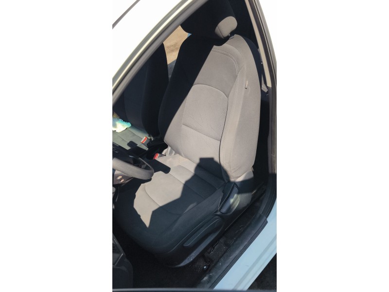 Recambio de asiento delantero izquierdo para kia rio iii (ub) 1.25 cvvt referencia OEM IAM 884011W030BGB  
