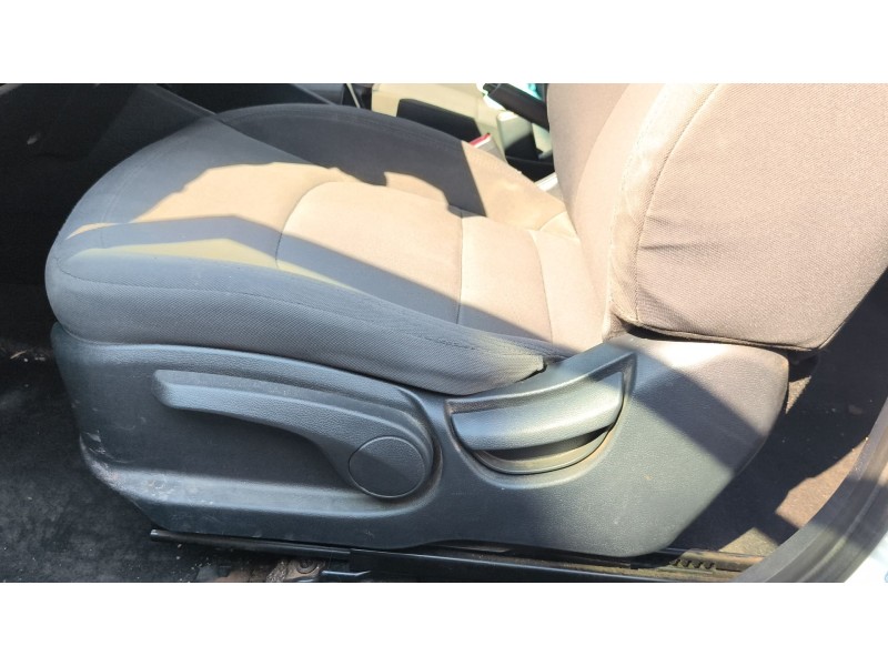 Recambio de asiento delantero izquierdo para kia rio iii (ub) 1.25 cvvt referencia OEM IAM 884011W030BGB  