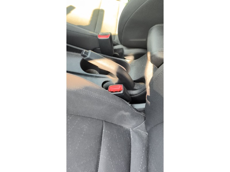 Recambio de enganche cinturon delantero izquierdo para kia rio iii (ub) 1.25 cvvt referencia OEM IAM 898301W200HU  
