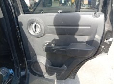 Recambio de guarnecido puerta trasera derecha para dodge nitro 2.8 crd referencia OEM IAM 5KF481DVAA  
