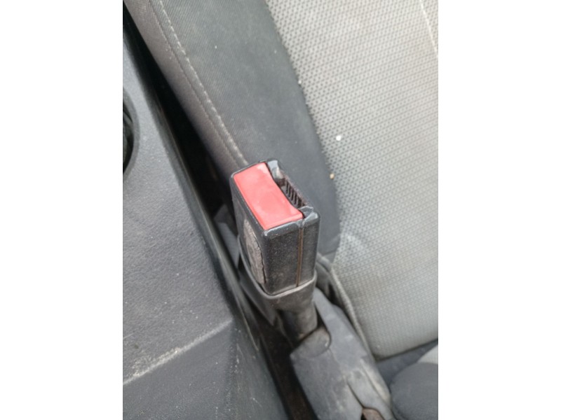 Recambio de enganche cinturon delantero derecho para dodge nitro 2.8 crd referencia OEM IAM 86842JD00B  