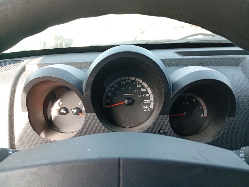 Recambio de cuadro instrumentos para dodge nitro 2.8 crd referencia OEM IAM 05172372AA  