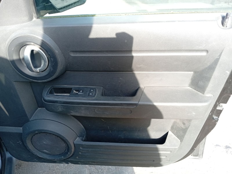 Recambio de elevalunas delantero derecho para dodge nitro 2.8 crd referencia OEM IAM 68004820AA  
