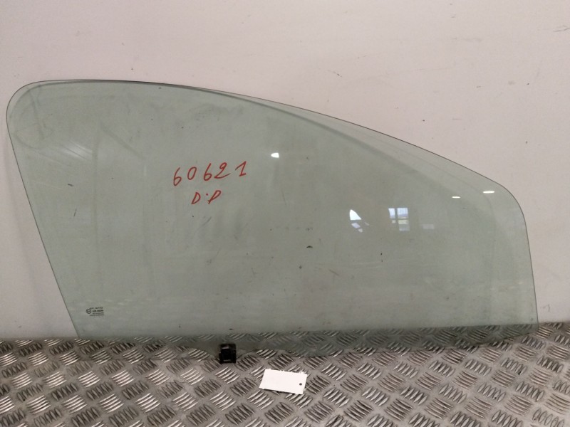 Recambio de luna delantera derecha para toyota aygo (_b1_) 1.0 (kgb10_) referencia OEM IAM 681110H010  