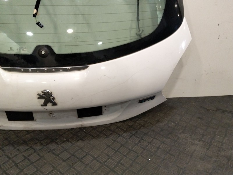 Recambio de porton trasero para peugeot 208 i (ca_, cc_) 1.2 vti 82 referencia OEM IAM 9810682180  