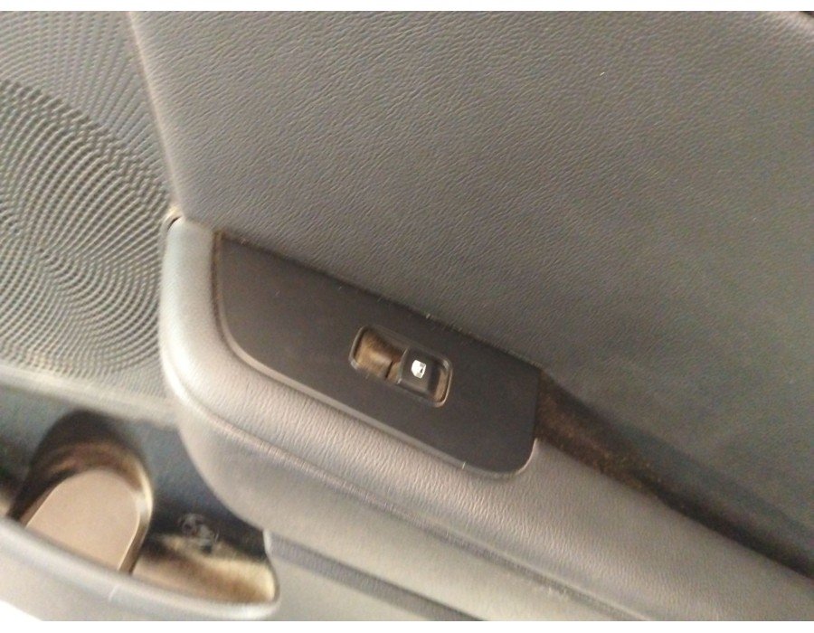 Recambio de guarnecido puerta trasera derecha para kia xceed (cd) 1.5 t-gdi mhev referencia OEM IAM 83360J7800WK  