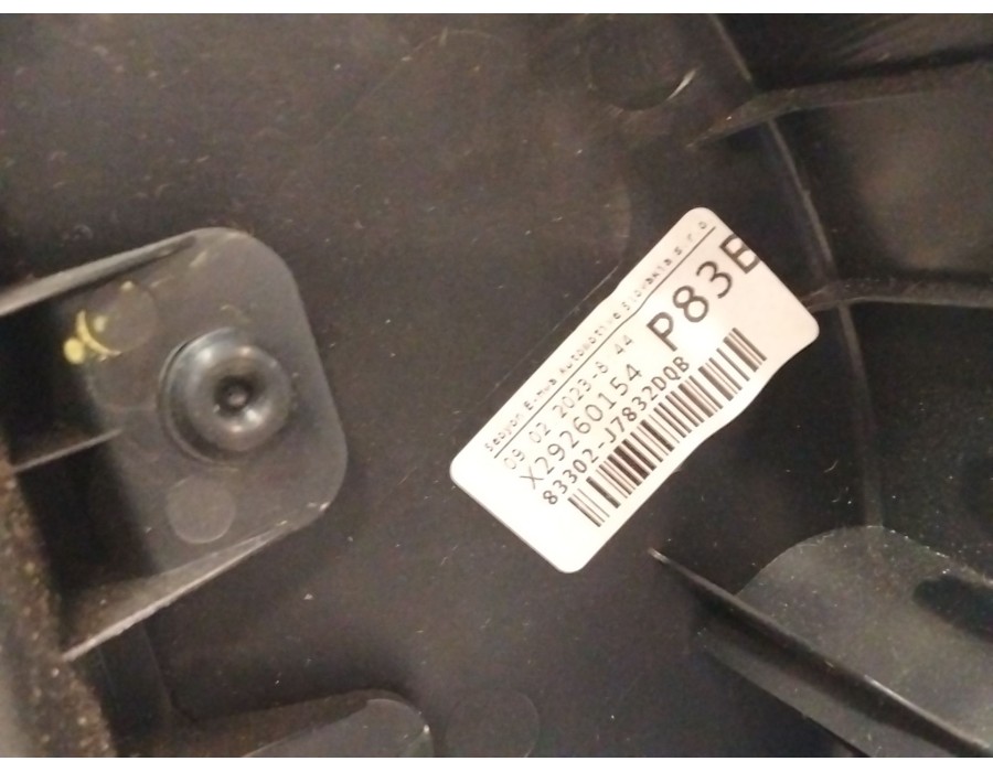 Recambio de guarnecido puerta trasera derecha para kia xceed (cd) 1.5 t-gdi mhev referencia OEM IAM 83360J7800WK  