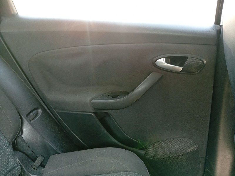 Recambio de guarnecido puerta trasera izquierda para seat altea xl (5p5, 5p8) 1.6 tdi referencia OEM IAM 5P0867211  