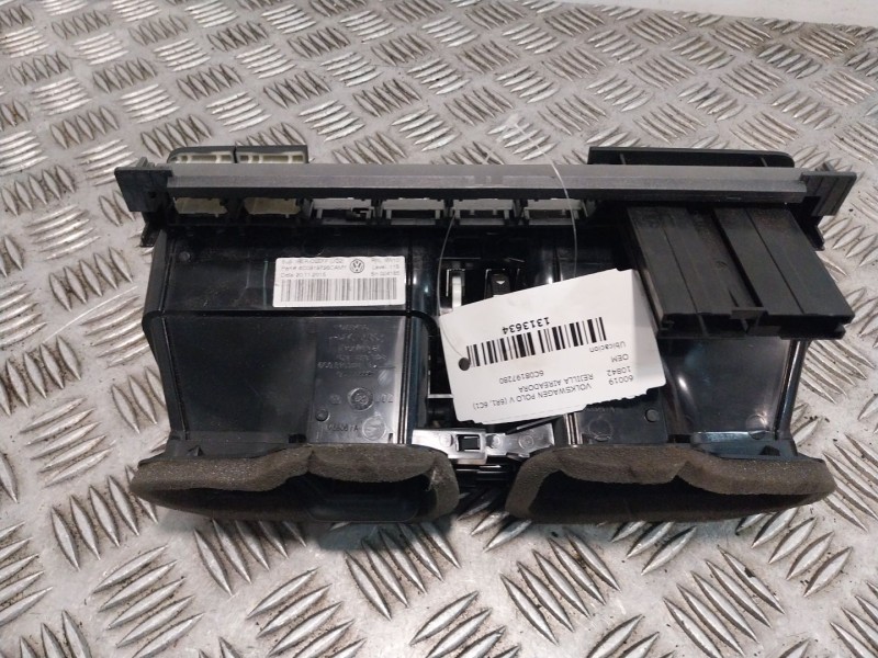 Recambio de rejilla aireadora para volkswagen polo v (6r1, 6c1) 1.4 tdi referencia OEM IAM 6C08197280  