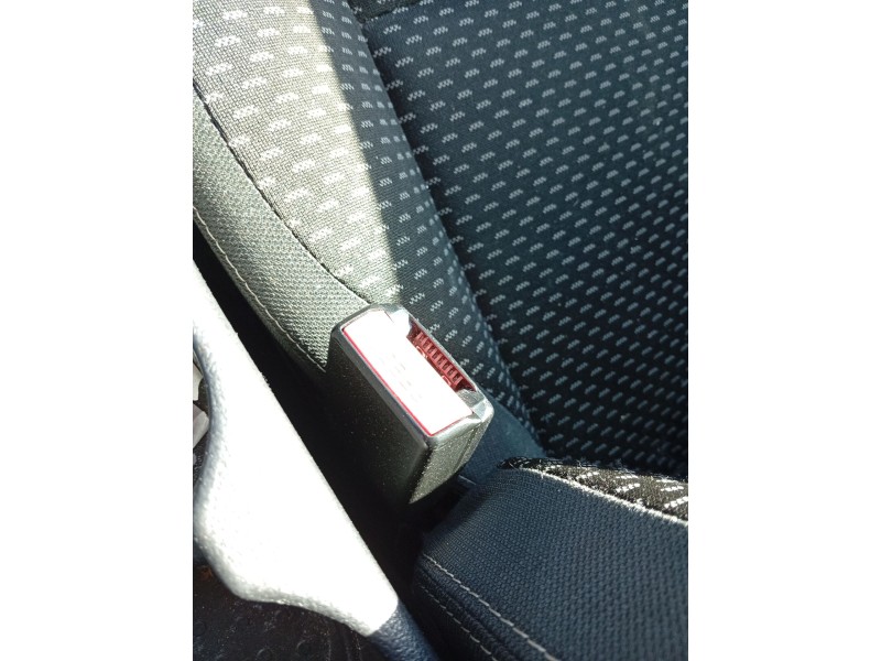 Recambio de enganche cinturon delantero derecho para nissan qashqai i (j10, nj10) 2.0 dci referencia OEM IAM 86842JD00E  
