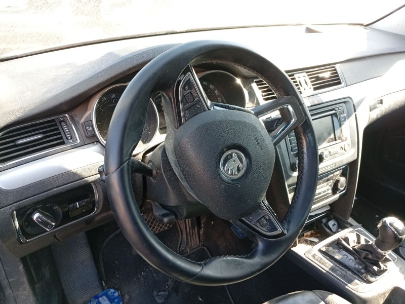 Recambio de volante para skoda superb ii station wagon (3t5) 2.0 tdi 16v referencia OEM IAM 1Z0880201ATTDZ  