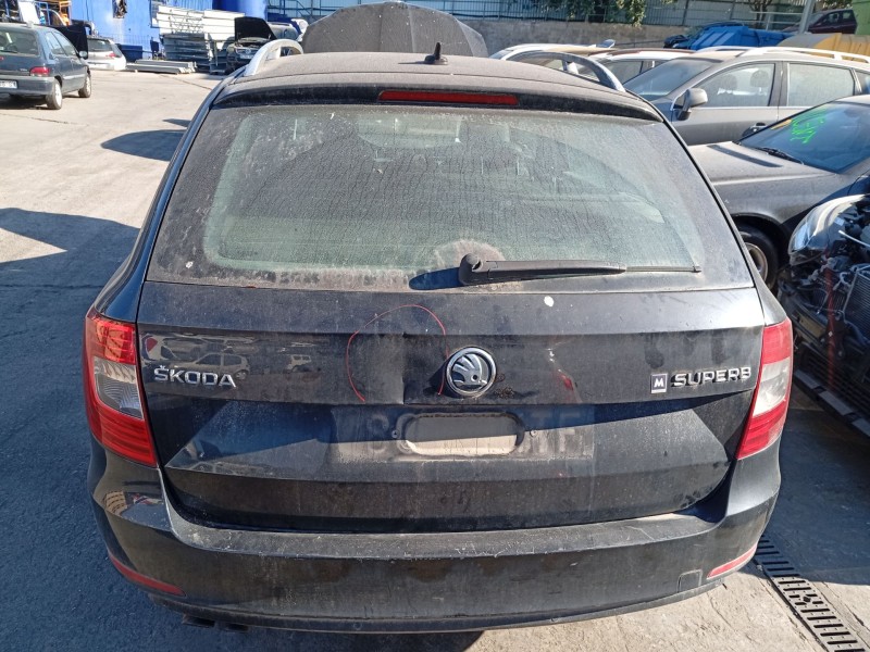 Recambio de porton trasero para skoda superb ii station wagon (3t5) 2.0 tdi 16v referencia OEM IAM   