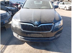 Recambio de paragolpes delantero para skoda superb ii station wagon (3t5) 2.0 tdi 16v referencia OEM IAM 3T0807221G  