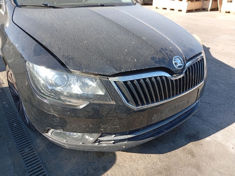 Recambio de paragolpes delantero para skoda superb ii station wagon (3t5) 2.0 tdi 16v referencia OEM IAM 3T0807221G  