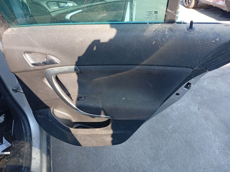 Recambio de guarnecido puerta trasera derecha para opel insignia a (g09) 2.0 cdti (68) referencia OEM IAM 13327700  