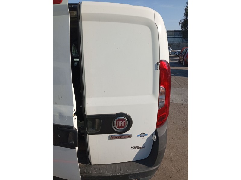Recambio de puerta trasera carga derecha para fiat doblo cargo (263_) 1.6 d multijet referencia OEM IAM 52000031  