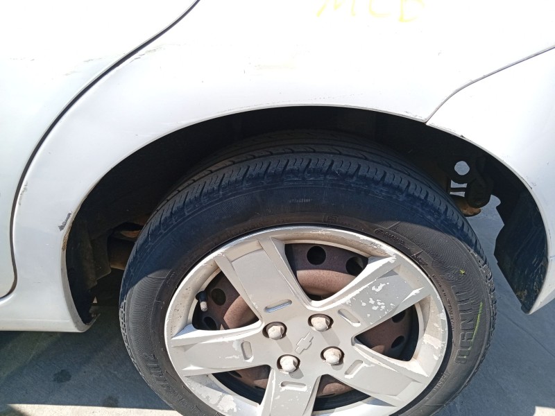 Recambio de paso de rueda trasero izquierdo para chevrolet aveo / kalos hatchback (t250, t255) 1.2 referencia OEM IAM   