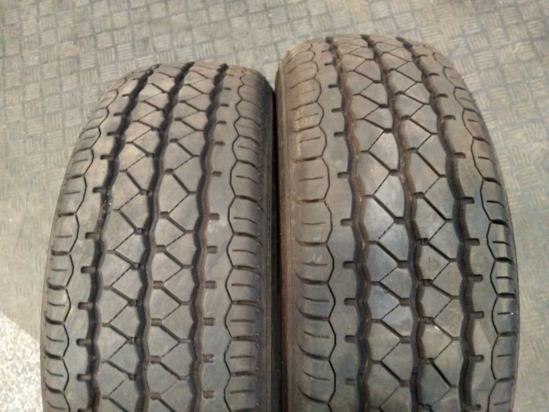 Recambio de neumatico pareja para neumatico neumatico ocasion referencia OEM IAM 175/65/14 88T ROADX RX QUEST 
