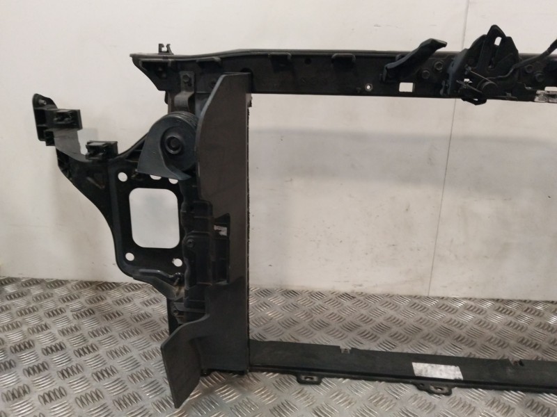 Recambio de panel frontal para kia ceed referencia OEM IAM 64102J7000  