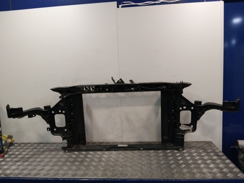 Recambio de panel frontal para kia ceed referencia OEM IAM 64102J7000  