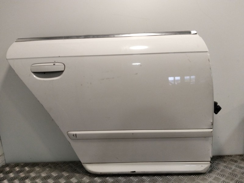 Recambio de puerta trasera derecha para seat exeo st (3r5)(2009>) 2.0 tdi referencia OEM IAM 3R0833052  