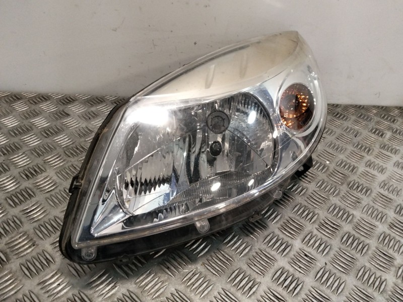 Recambio de faro izquierdo para dacia sandero (bs_) 1.4 (bs0c, bs0a, bs0g, bs1f, bs0e) referencia OEM IAM 8200733878  
