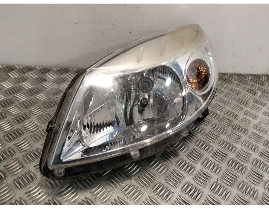Recambio de faro izquierdo para dacia sandero (bs_) 1.4 (bs0c, bs0a, bs0g, bs1f, bs0e) referencia OEM IAM 8200733878  