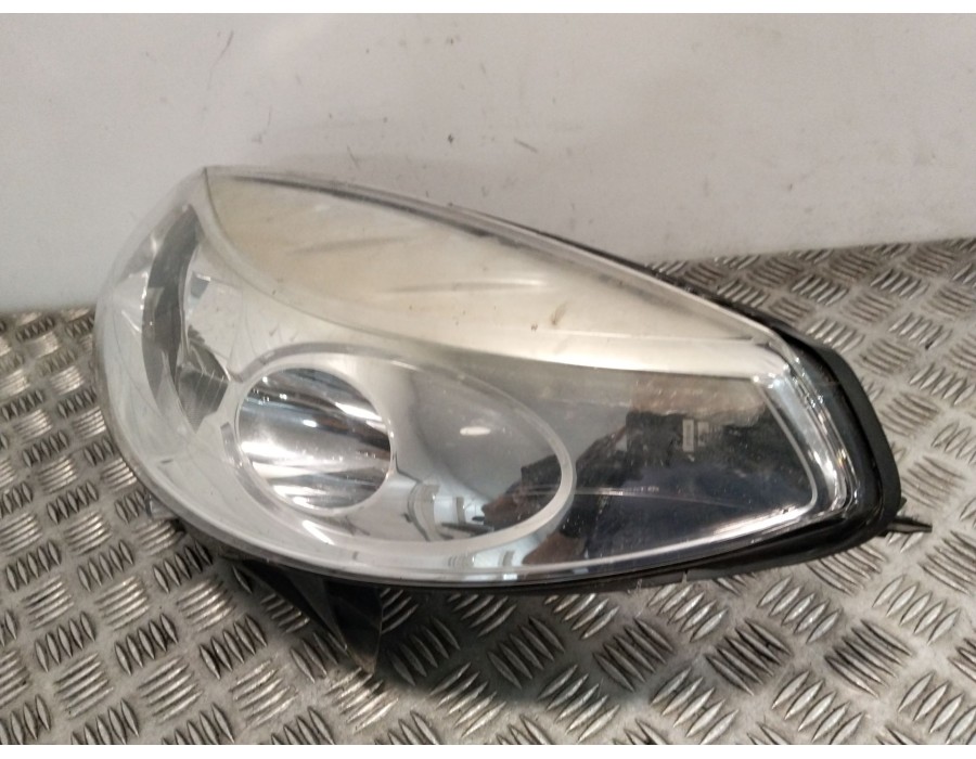 Recambio de faro izquierdo para dacia sandero (bs_) 1.4 (bs0c, bs0a, bs0g, bs1f, bs0e) referencia OEM IAM 8200733878  
