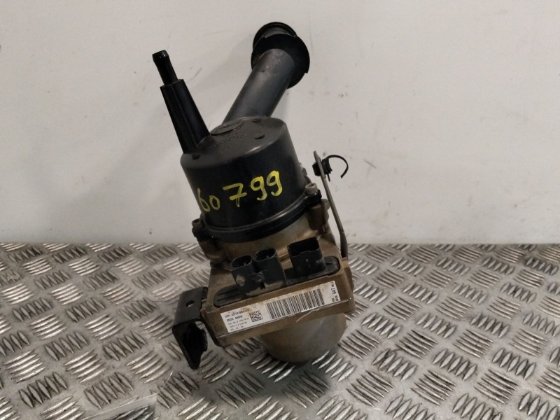 Recambio de bomba direccion para peugeot partner furgoneta/monovolumen 1.6 bluehdi 100 referencia OEM IAM 9813664780  